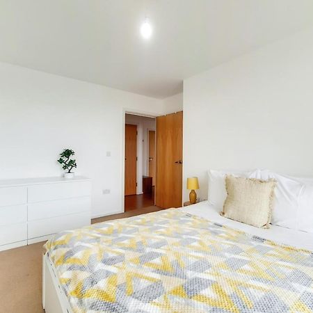 Free Parking - Two Bed Apartment By London Docklands 外观 照片