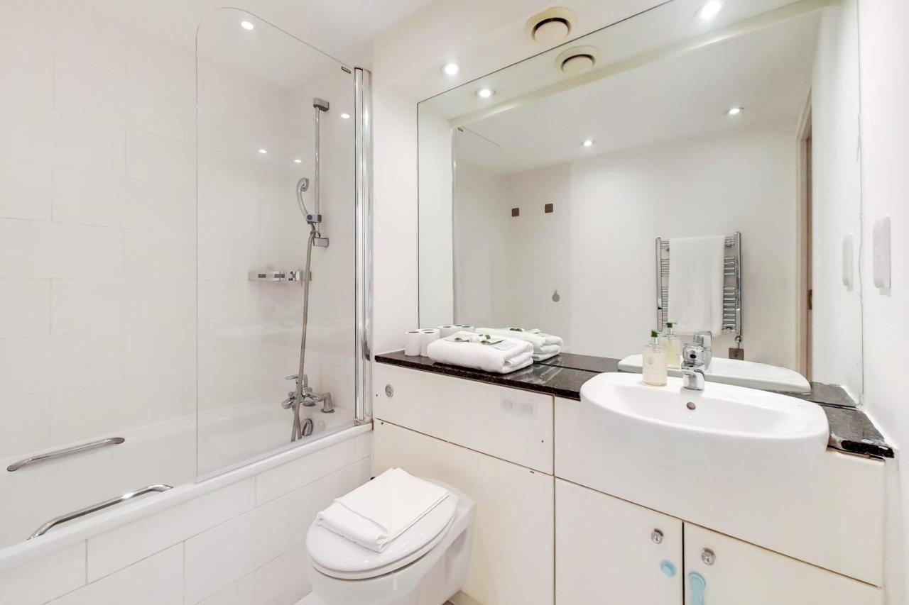Free Parking - Two Bed Apartment By London Docklands 外观 照片