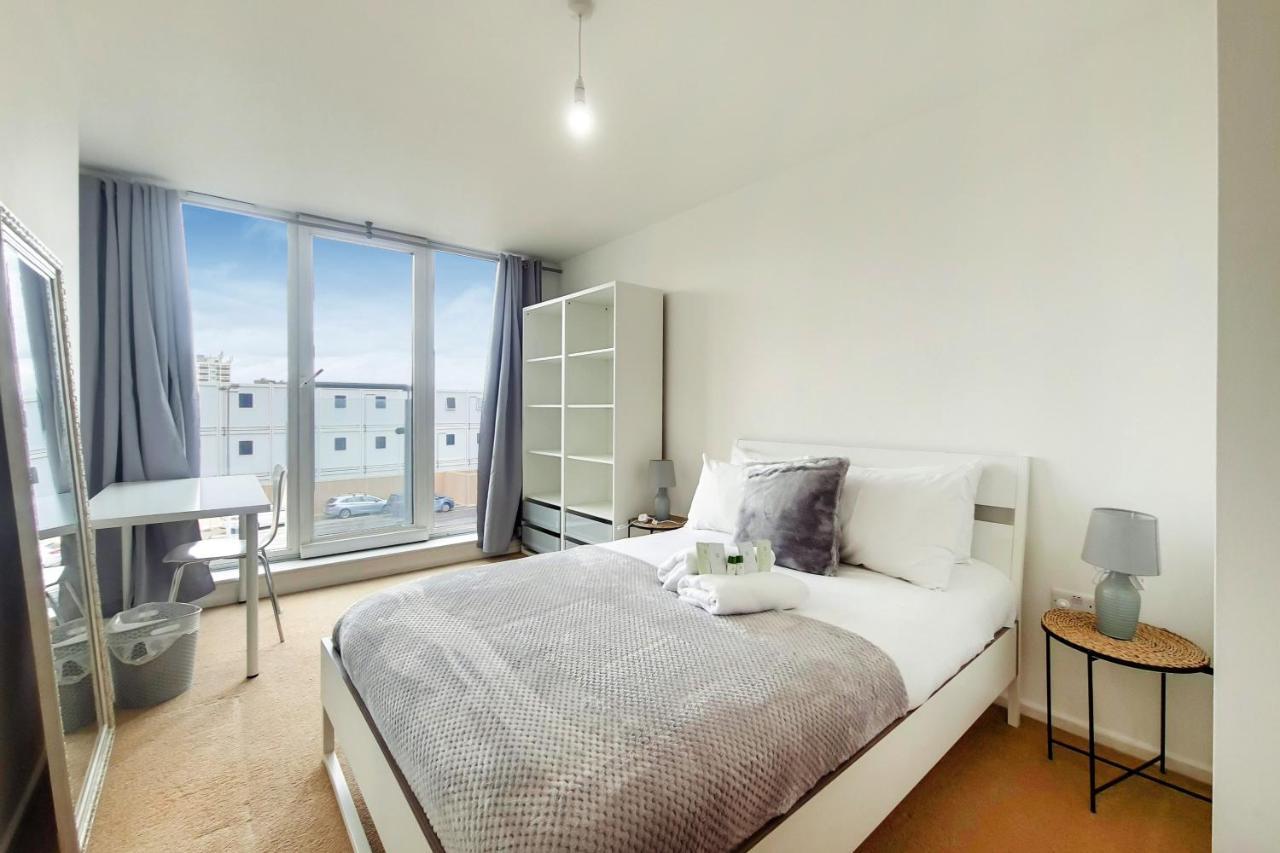 Free Parking - Two Bed Apartment By London Docklands 外观 照片