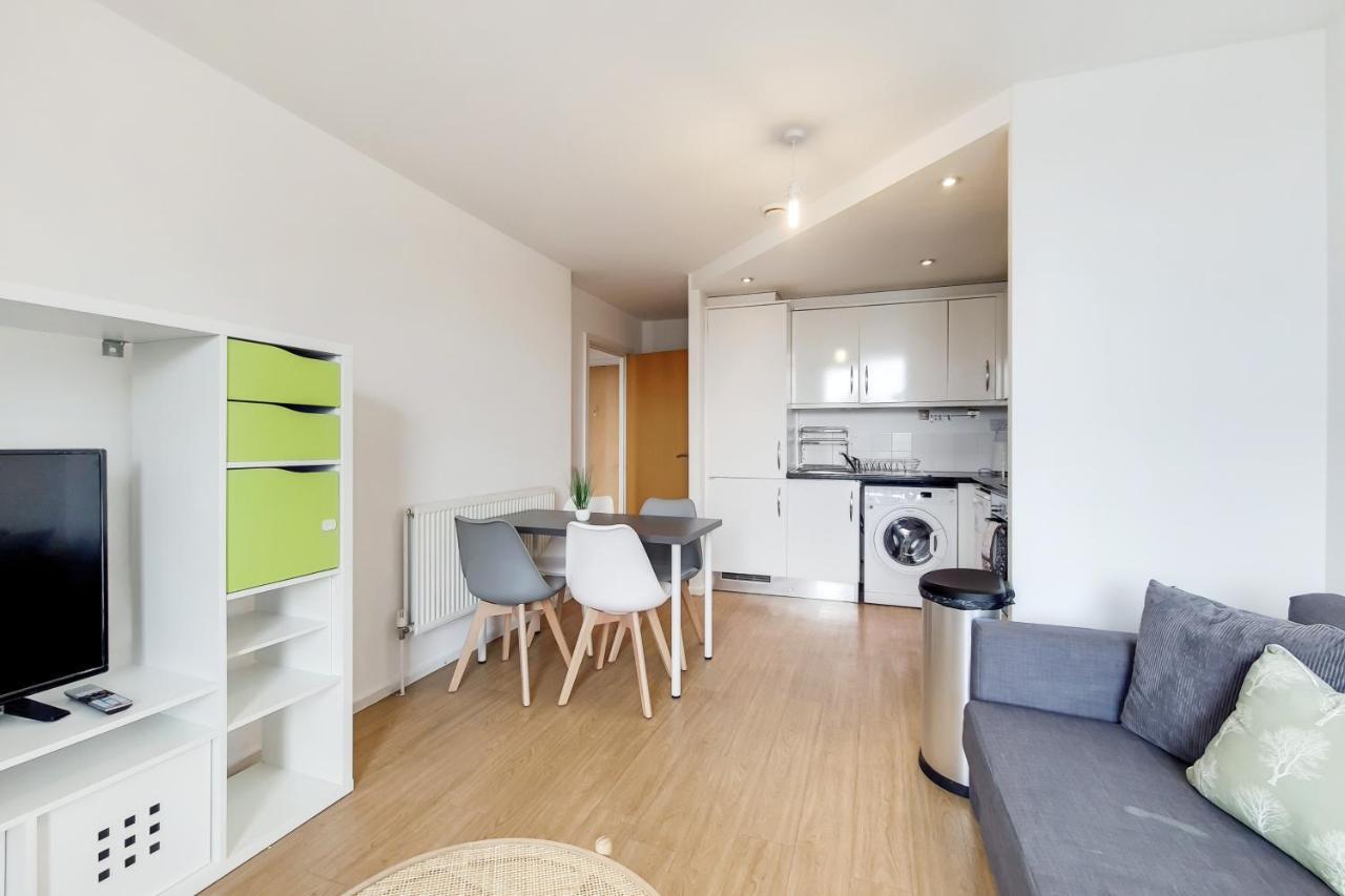 Free Parking - Two Bed Apartment By London Docklands 外观 照片