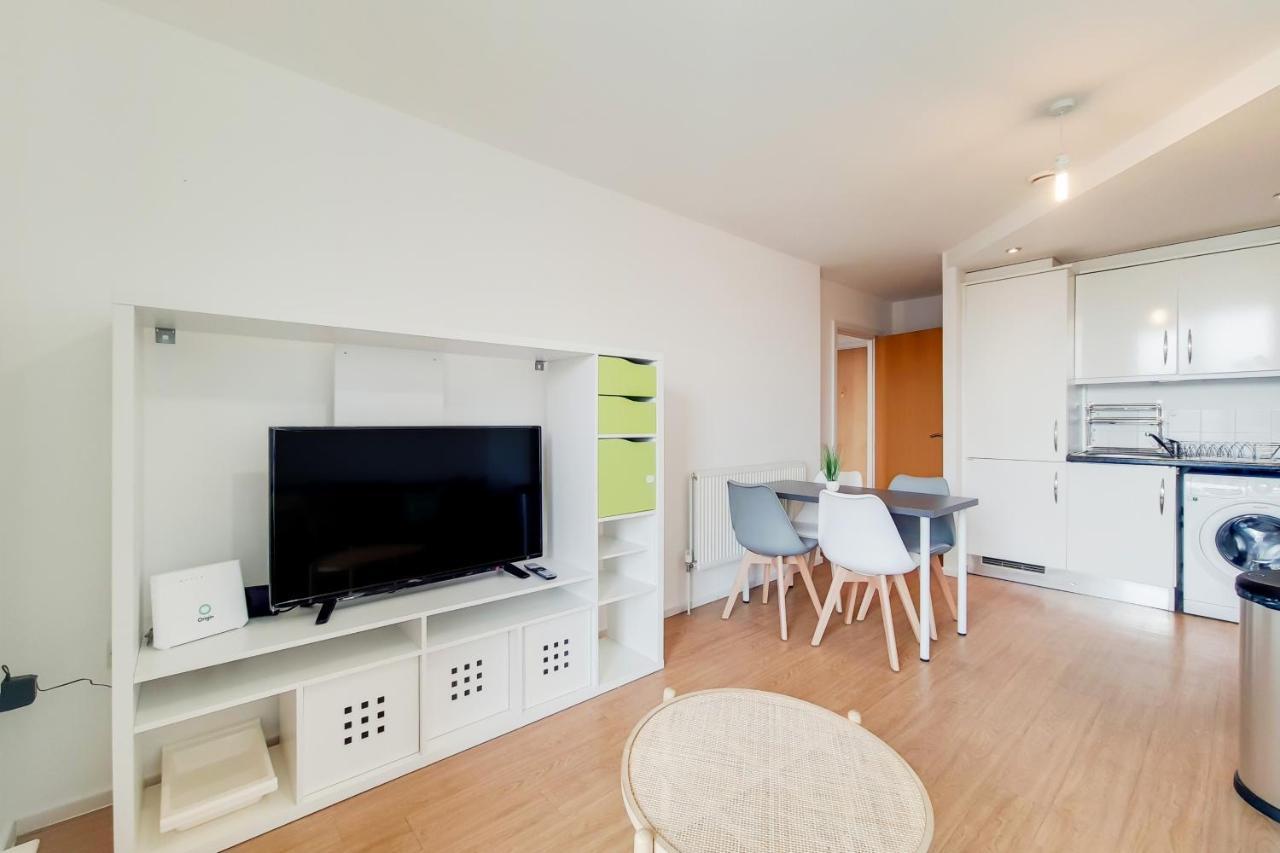 Free Parking - Two Bed Apartment By London Docklands 外观 照片